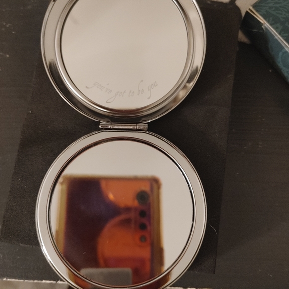 DISNEY ARIEL COMPACT MAKE UP MIRROR SOLD BY SEPHORA 2015 LIMITED EDITION - Picture 3 of 4